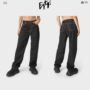 Eytys benz Cali stl 28 - Eytys benz Cali Använda fåtal gånger. Säljer pga för stora i midjan 