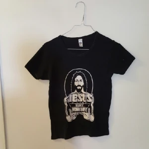  - T-shirt från American Apparel. 