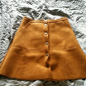  - mocca kjol från Lindex,  Köpte den för 200kr 