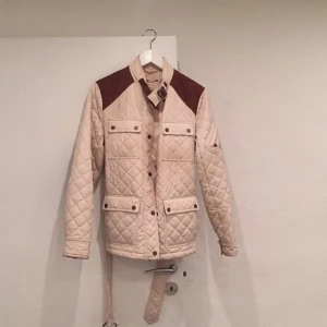  - Köpt i USA på Ralph Lauren, bekväm och köpt väldigt dyr men säljer den billigt 