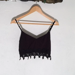  - ⭐️Bralet från Urban Outfitters
Strl M
Tar Swish, kan mötas upp i Stockholms innerstad.
Köparen står för frakten.