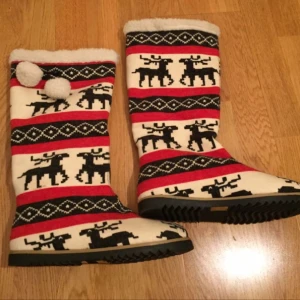  - Svensk design Helt nya damstövlar/ boots storlek 39 
(Ordinarie pris 1290kr)
Finns i Aspudden 