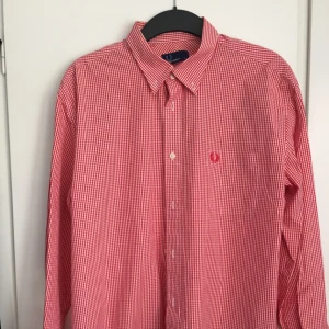  - Fred Perry skjorta. I toppskick.