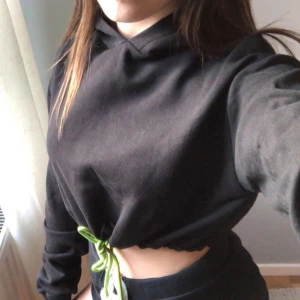 Knyt hoodie - Kontakta för Info