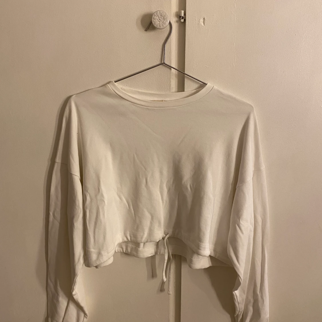 Vit croppad sweatshirt strl XS