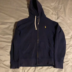 Polo zip hoodie - Väldigt bra skick inga flaws, pris kan diskuteras