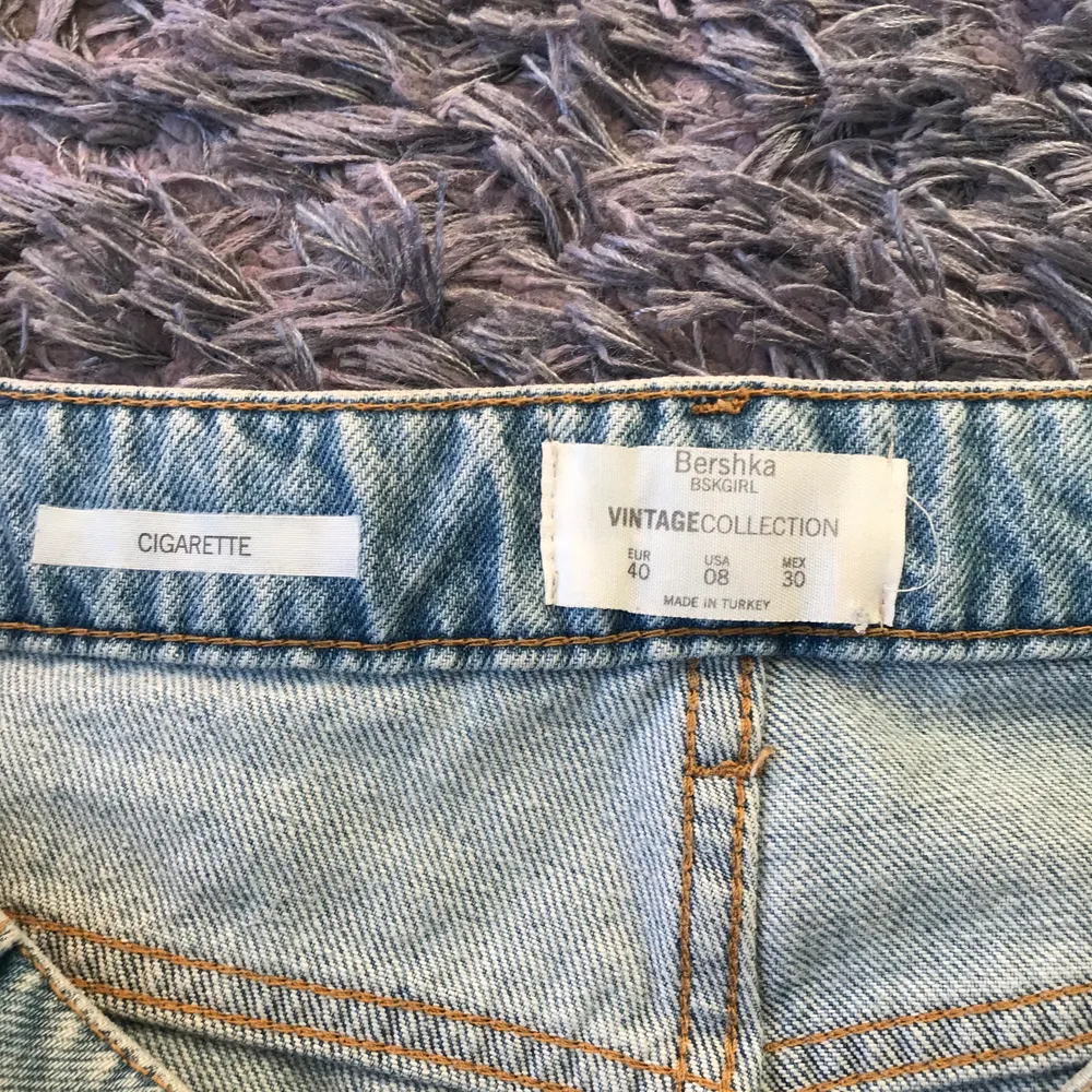 Fina ripped jeans. Bra skick (men håliga såklart). Skriv om du är intresserad, köparen står för frakt❤️. Jeans & Byxor.
