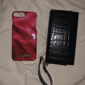 Två iPhone 8 Plus skal - Svarta är oanvänt och den röda är använd men har kvar all färg och inga sprickor ❤️ båda för 80 kr