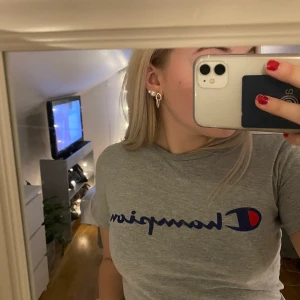 Campion tröja  - Passar perfekt. Använd fåtal gånger. Jag är 163cm och har S