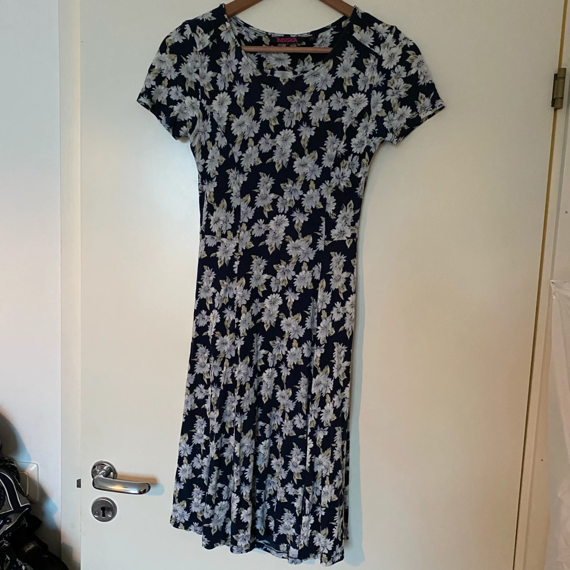 Sommarklänning med blommor - 90