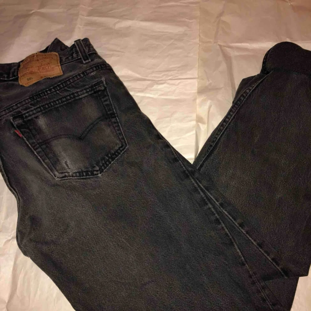 Fantastiska Levi’s trendiga jeans. Extremt bekväm och i gott skick!. Jeans & Byxor.