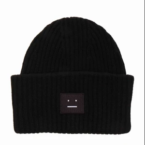  - ACNE Studios mössa, svart. Aldrig använd!