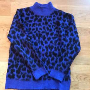 🔥🐆 Sjukt fin (samt skön!) leopardmönstrad tröja/kofta från NA-KD! Endast använd en gång 🐆🔥