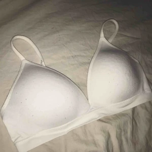  - Vit bh utan bygel Super skön Bra skick! Storlek 75a