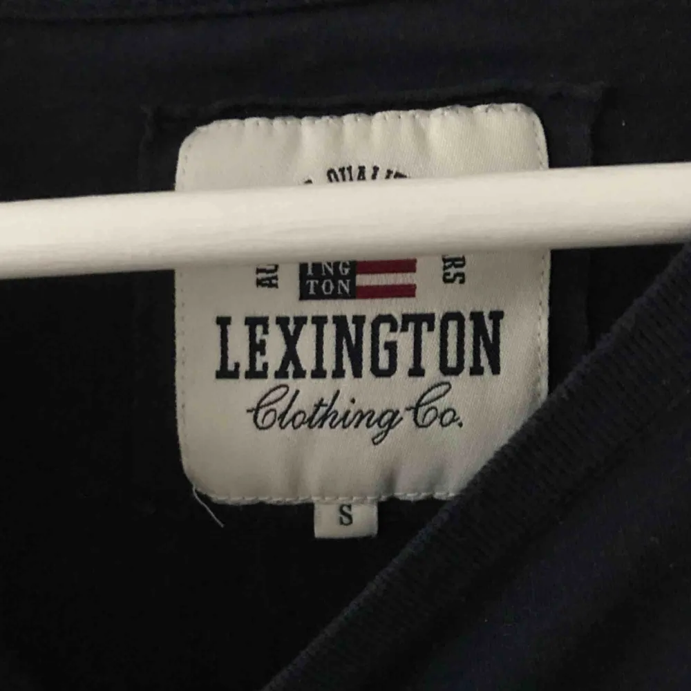 Lexington Storlek S. I jättefint skick!. T-shirts.