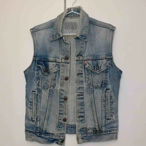  - Snygg vintage Levis jeansväst