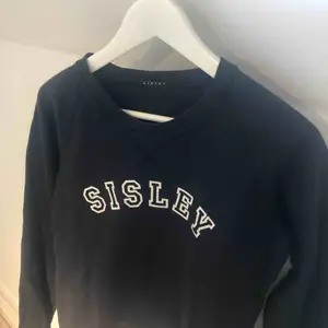 Svart/mörkgrå Sisley tröja jätte skön 