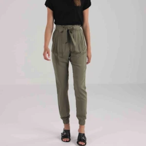  - Bikbok kostymbyxor  Tunn material 