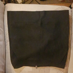 Kjol - Svart mocka kjol, skön o ha på sig!