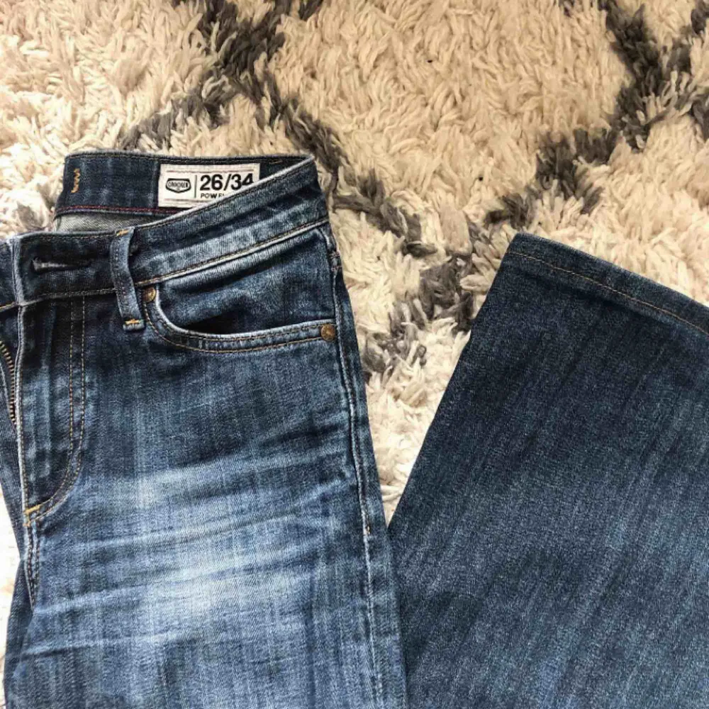Skitsnygga crocker jeans i toppskick! För små för mig:((. Jeans & Byxor.