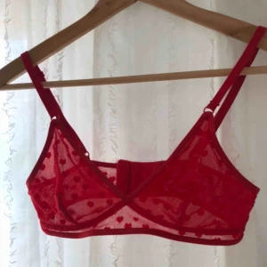  - Söt bh i strl XS från Monki❣️FRAKT INGÅR
