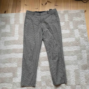  - Rutiga retro byxor från HM