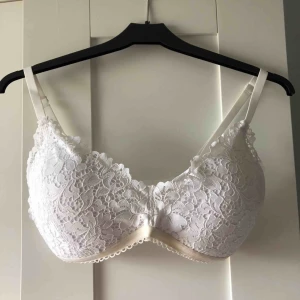  - Söt bralette från H&M. Helt oanvänd 