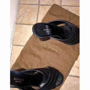 Gucci Canvas Block Heel - Supersnygga Gucci Canvas block heels. Använda 2 ggr. 