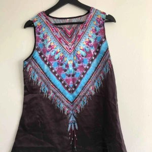  - Klänning med mönster 🦄 kan mötas upp i Jönköping annars står köparen för frakten