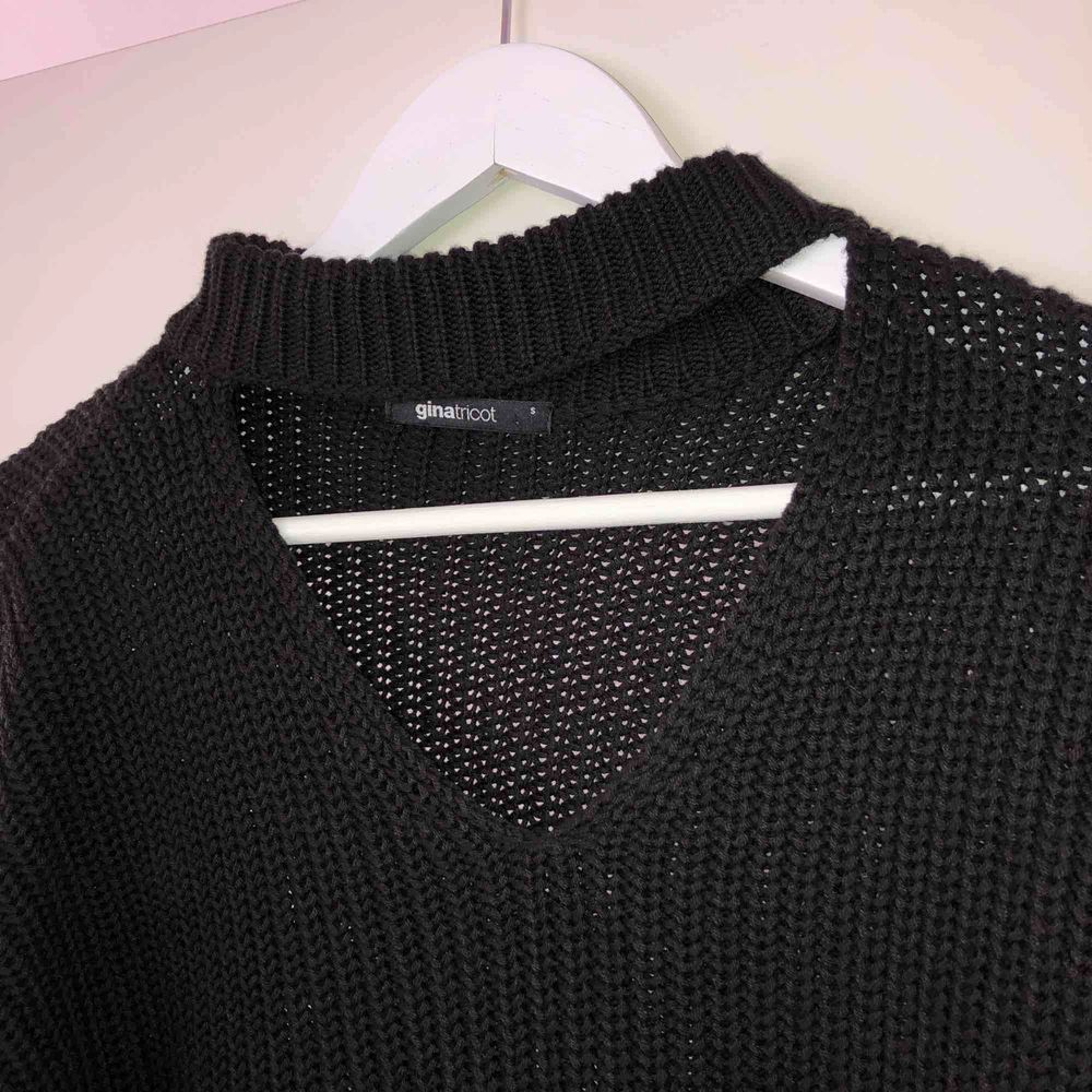 Snygg svart tröja från Gina. Oanvänd. Ev frakt 39kr🌸. Tröjor & Koftor.