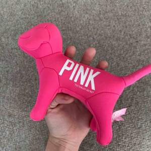 Helt ny vs pink hund decoration