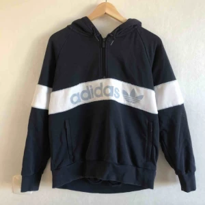  - Ok skick, lite noppor som säkert går att raka bort. De sista bilden. 