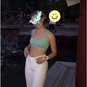 Pärlhalsband  - Säljer ett sånt här grönvita pärlhalsband på beställning! Bara att höra av sig om ni vill ha ett ☘️ frakt ingår!!💚