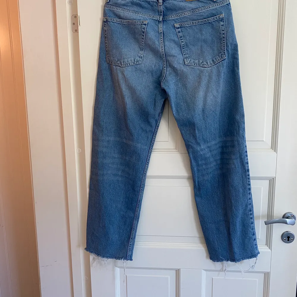 Snygga sweet skateboards jeans i loose som är av klippta nere + kontakta för fler frågor :). Jeans & Byxor.