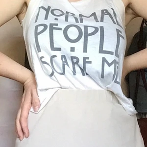 Merch - Fränt linne med tryck från tv-showen American Horror Story, köpt i London!