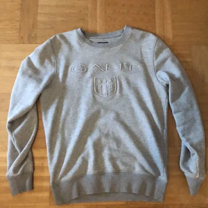 Gant sweatshirt - Grå sweartshirt, bra skick knappt använt pga för liten, Strl S