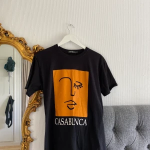 T-shirt med tryck - T-shirt från Missguided. Använd ett fåtal gånger