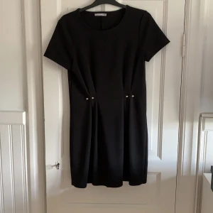 Klänning från zara - Sparsamt använd