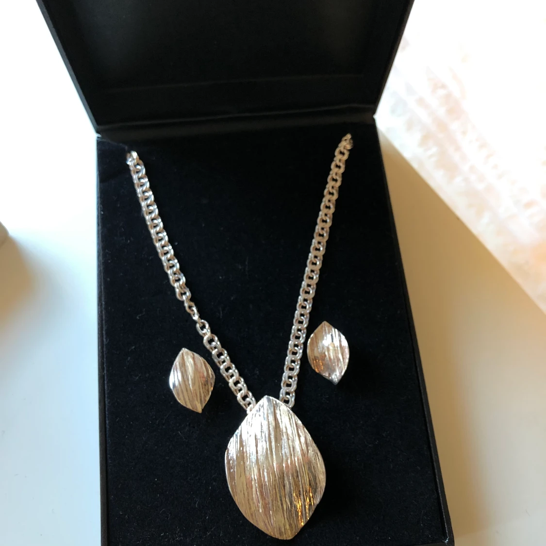 Silverhalsband & örhängen - 90