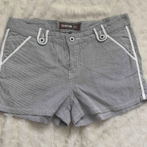 Shorts nya - Shorts st.27 , nya 