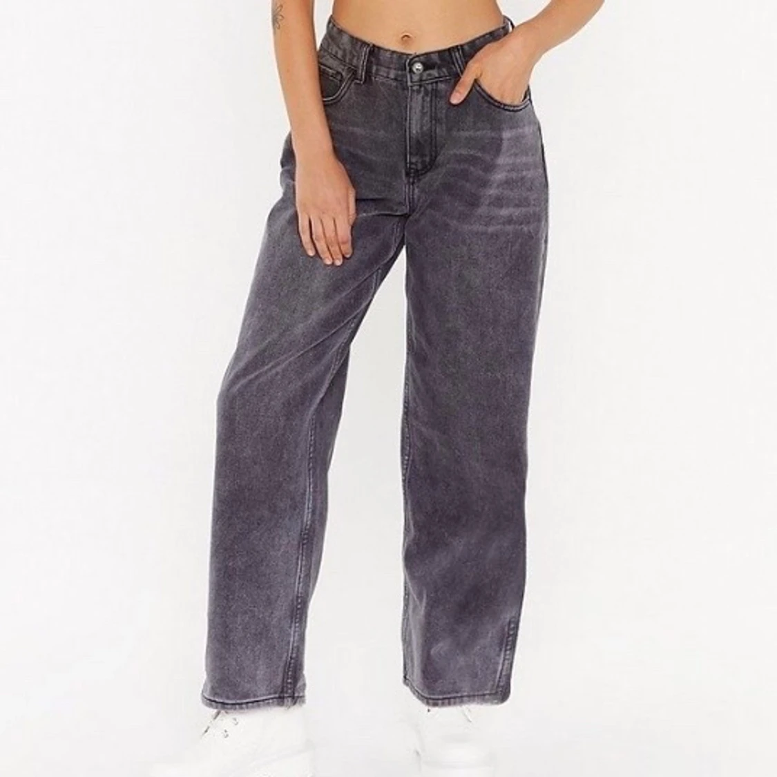 Nasty Gal ”Dru” jeans - 90