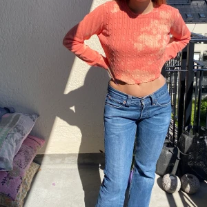 Superfin tie dye tröja! - Tröja som jag klippt av själv! Superfin tie dye i orange förg💋 kan mötas på söder annars står köparen för frakt på 42kr 💘💘