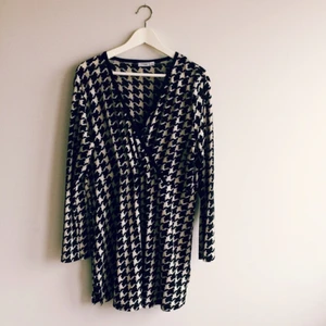  - Vääääldigt fin blus/klänning i storlek 2XL, kan användas som oversized klänning så den är lång! 💡 