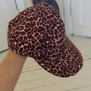  - Keps från american apparel. Mycket font skick!