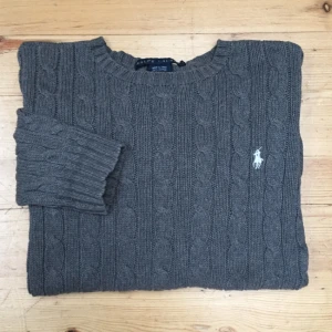  - Äkta klassisk Ralph Lauren-tröja köpt i nyc. Använd fåtal gånger. Utmärkt skick. 