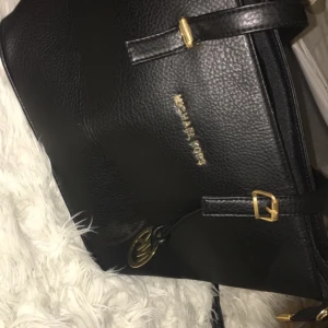  - Mk väska. Oanvänd! Ej äkta. Kan fraktas