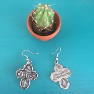  - Örhängen, på bilden ses fram å baksida. Köpta i Italien! ✨ 