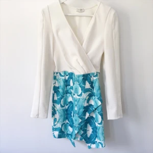  - Jättefin långärmad klänning