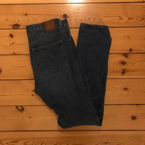  - Weekday jeans, tajta med hög midja! 