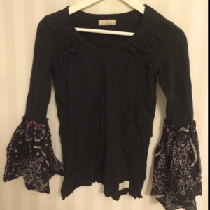  - Odd Molly tröja, använd fåtal ggr. 
utsvängda, mönstrade armar
